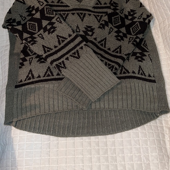 NWT- “ALI & ANDI HI/LO AZTEC PRINT SWEATER SZ XL - Picture 4 of 8